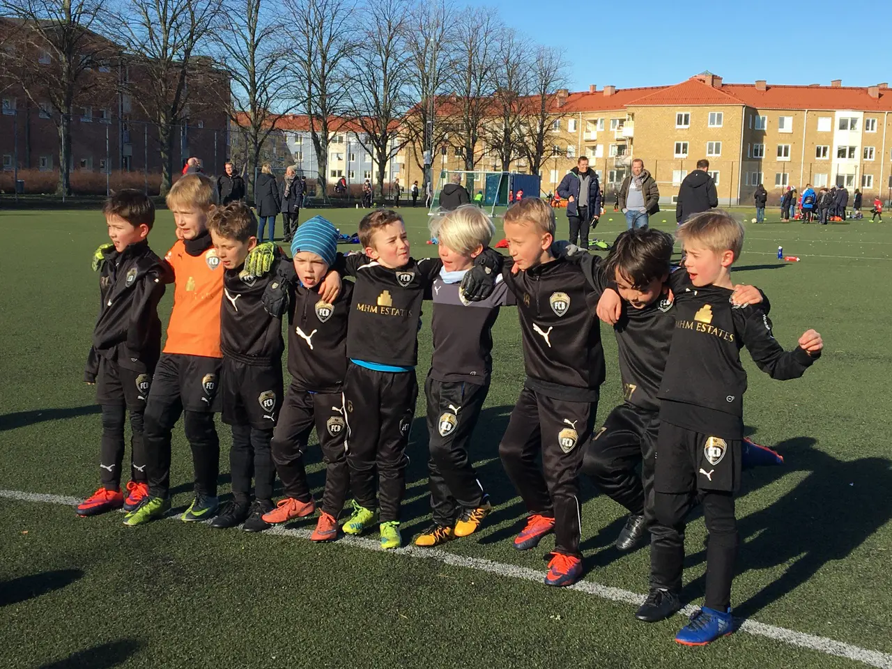 Team P08 bjöd på ny femetta i solskenet - Philip, Gustav B, Otto, Måns, Olle, Tom, Carl, Theo, Gustav H