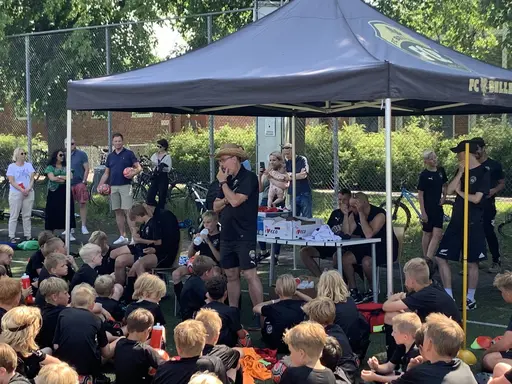 Glad Midsommar önskas alla i FC Bellevue familjen!