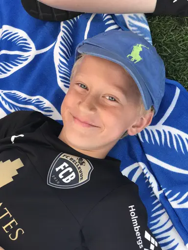 FCBs P07 talanger njuter av soliga fotbollsdagar i Halör Cup