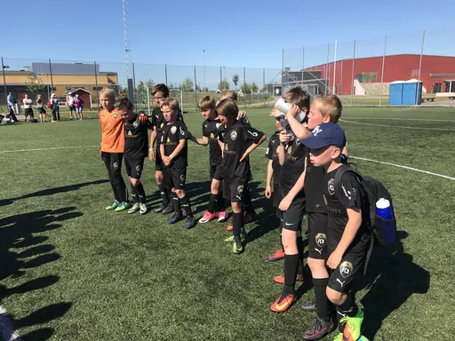 FCBs P07 talanger njuter av soliga fotbollsdagar i Halör Cup