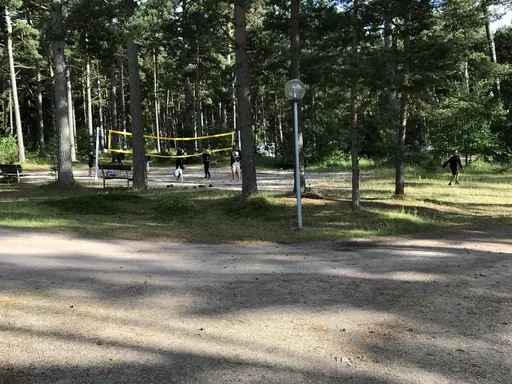 Dagens kommentar inne på tävlingsområdet: " Vilken härlig klubb FC Bellevue är" De äldre spelar tar hand sina yngre spelare"