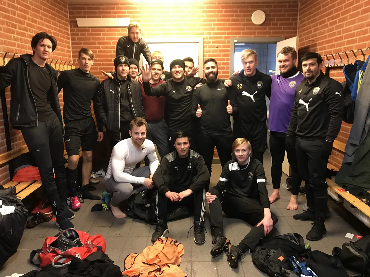 Nöjda A-lags lirare poserar efter 1-4 segern mot Arlöv
