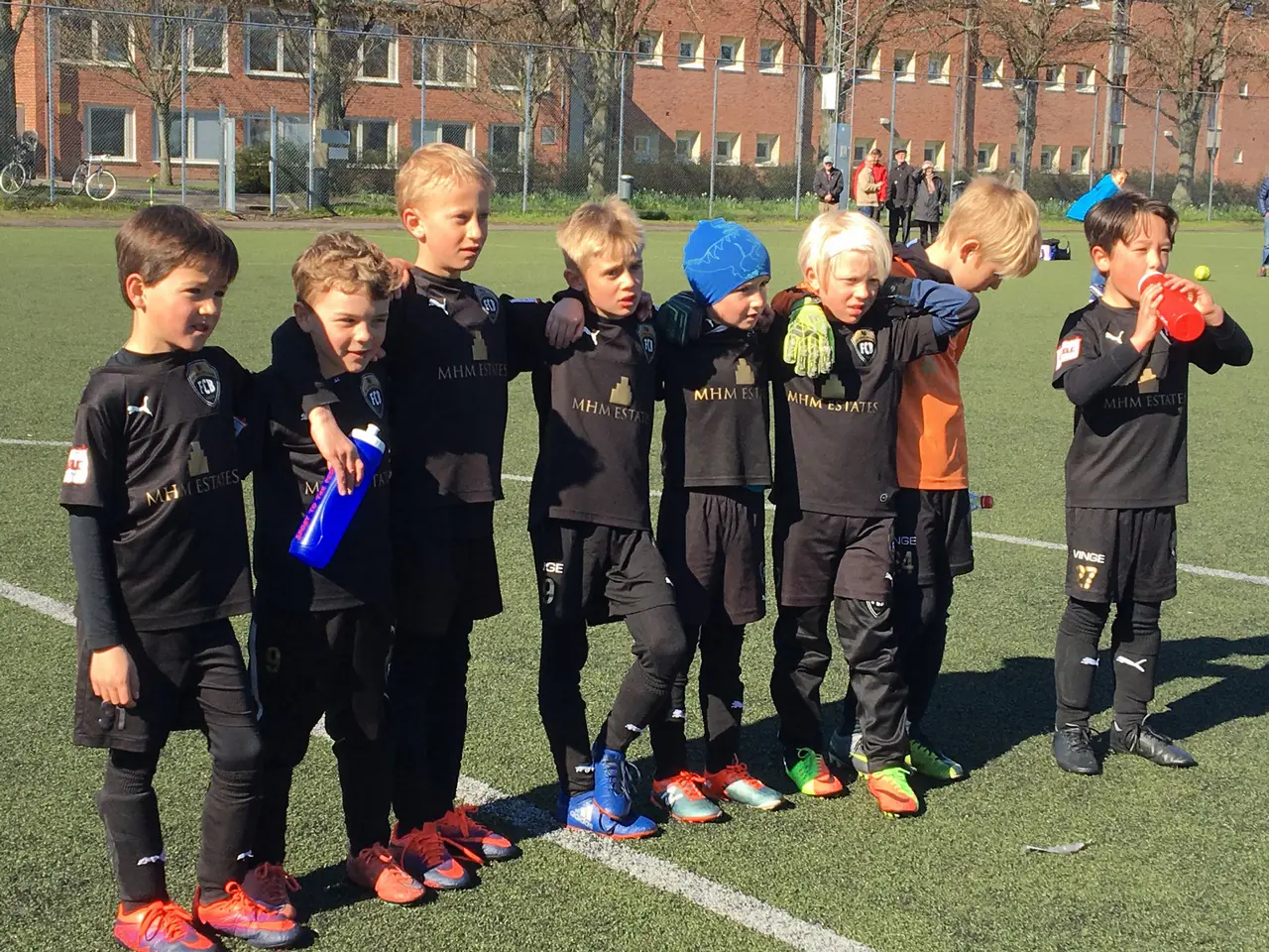 Team P08 njuter av 6-1 segern på Valborg