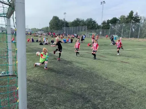 Höllvikens Knatteserie bjuder alltid på spännande matcher