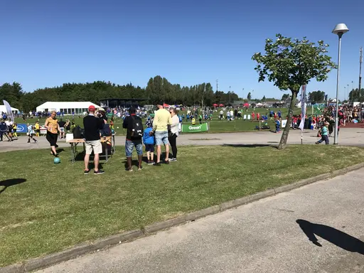 FCBs P07 talanger njuter av soliga fotbollsdagar i Halör Cup