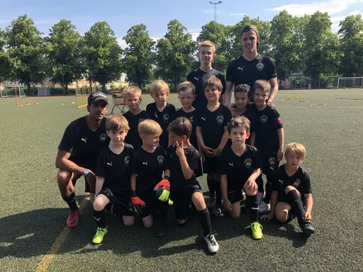 Glad Midsommar önskas alla i FC Bellevue familjen!