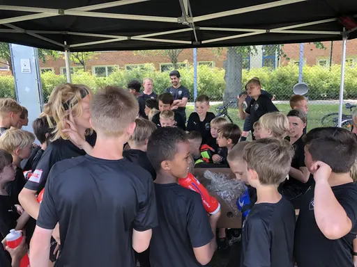 Glad Midsommar önskas alla i FC Bellevue familjen!
