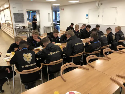 Förlust i 1/8 final mot slutvinnaren Brommapojkarna P05