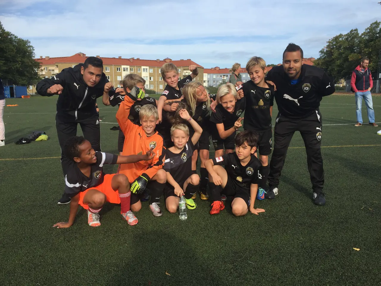 Team P07 firar ännu seger. Coach "Ossi" och Coach Nelson var mycket nöjda med grabbarnas spel