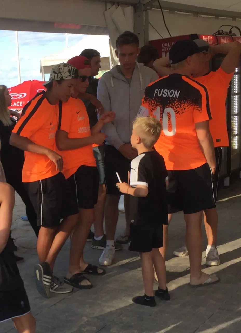 Frans duktig Coach i Åhus Beach Fotboll 2016