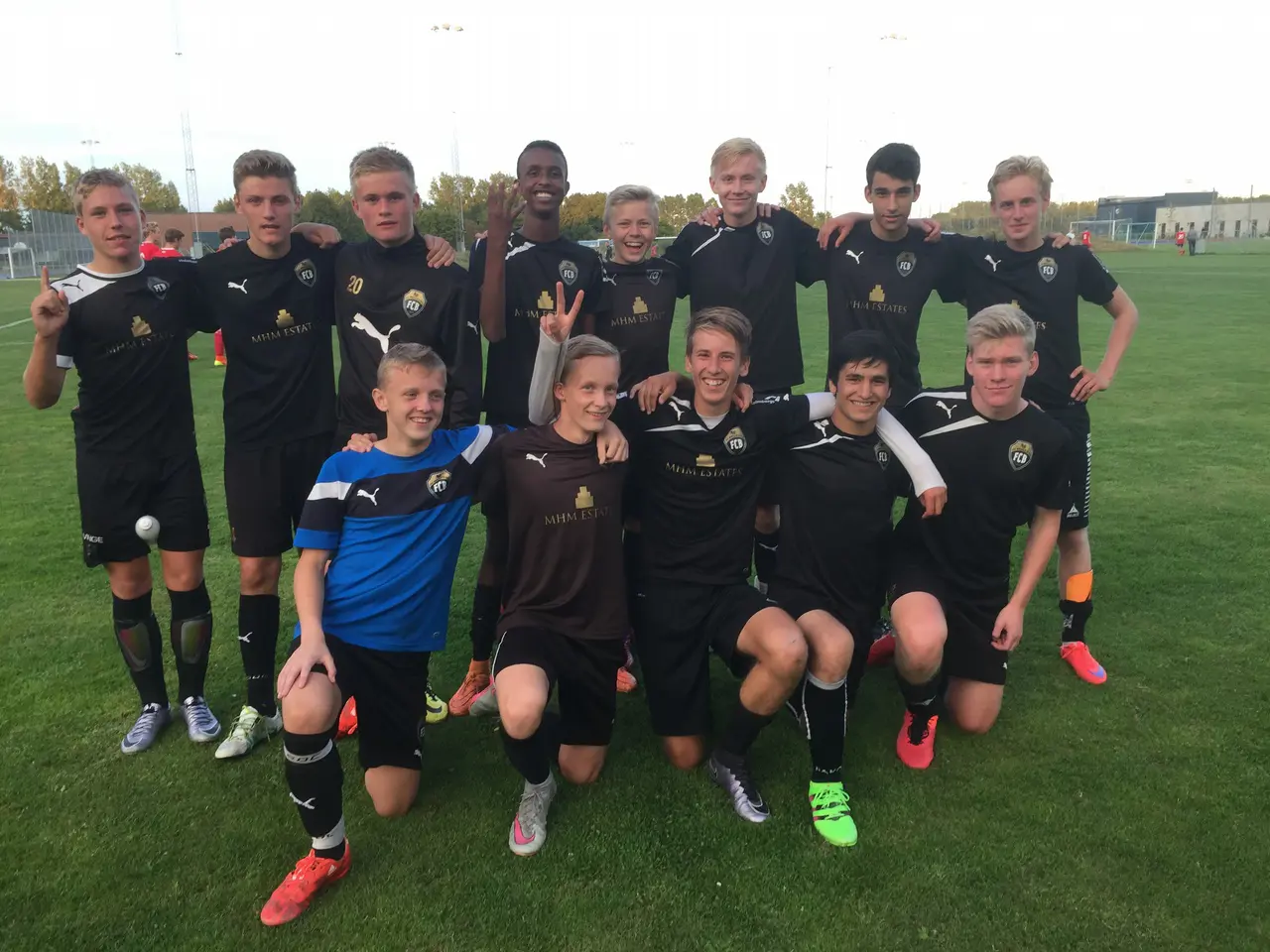 Team P16 i Höganäs: Oliver, Fredde, Måns, Mumme, Temba, Anton, Alex och Filip Sittande Noa, Linus, Danne, Mirre och Martin