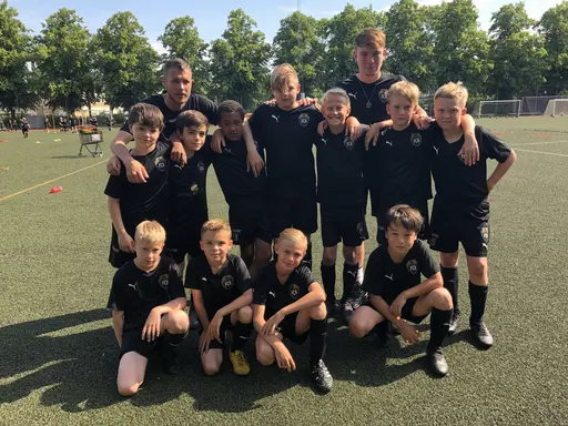 Glad Midsommar önskas alla i FC Bellevue familjen!