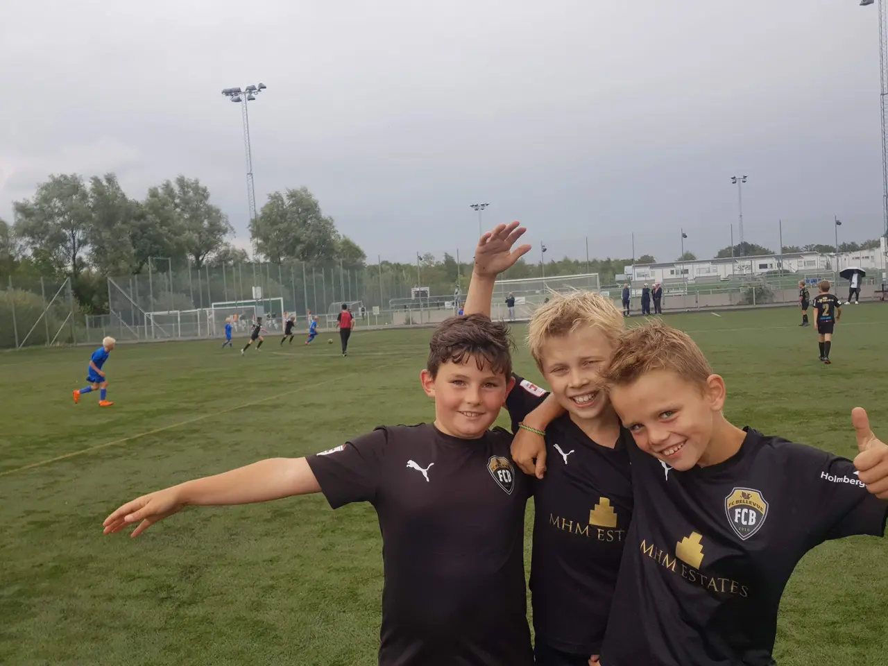 Team P09 lirarna Bruno, Leo och Pelle poserar glatt efter en fin insats