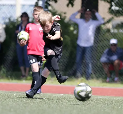 Solskensfotboll när P2012 gästades av duktiga LB07