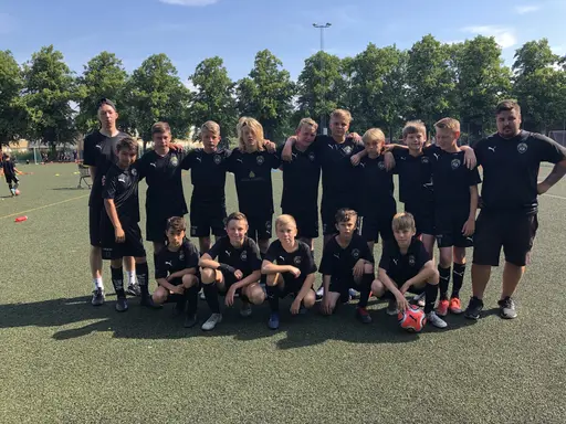 Glad Midsommar önskas alla i FC Bellevue familjen!