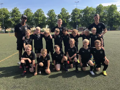 Glad Midsommar önskas alla i FC Bellevue familjen!