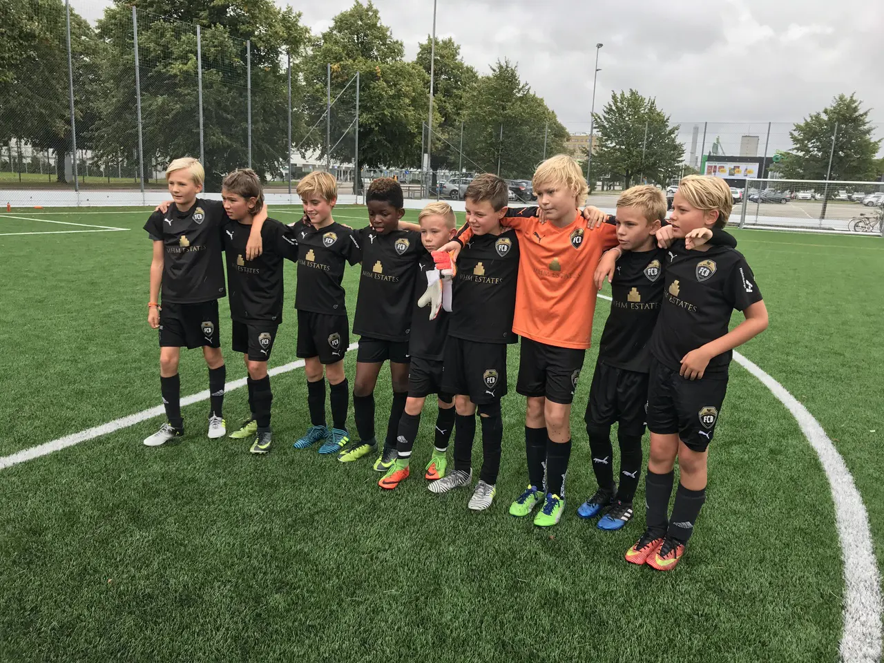 Team P07 på stadion: Henry, Calle, Julian, Kalel, Noel, Ossian, Jacob, Benjamin, Bruno