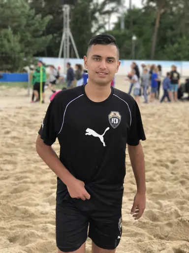 Dagens kommentar inne på tävlingsområdet: " Vilken härlig klubb FC Bellevue är" De äldre spelar tar hand sina yngre spelare"