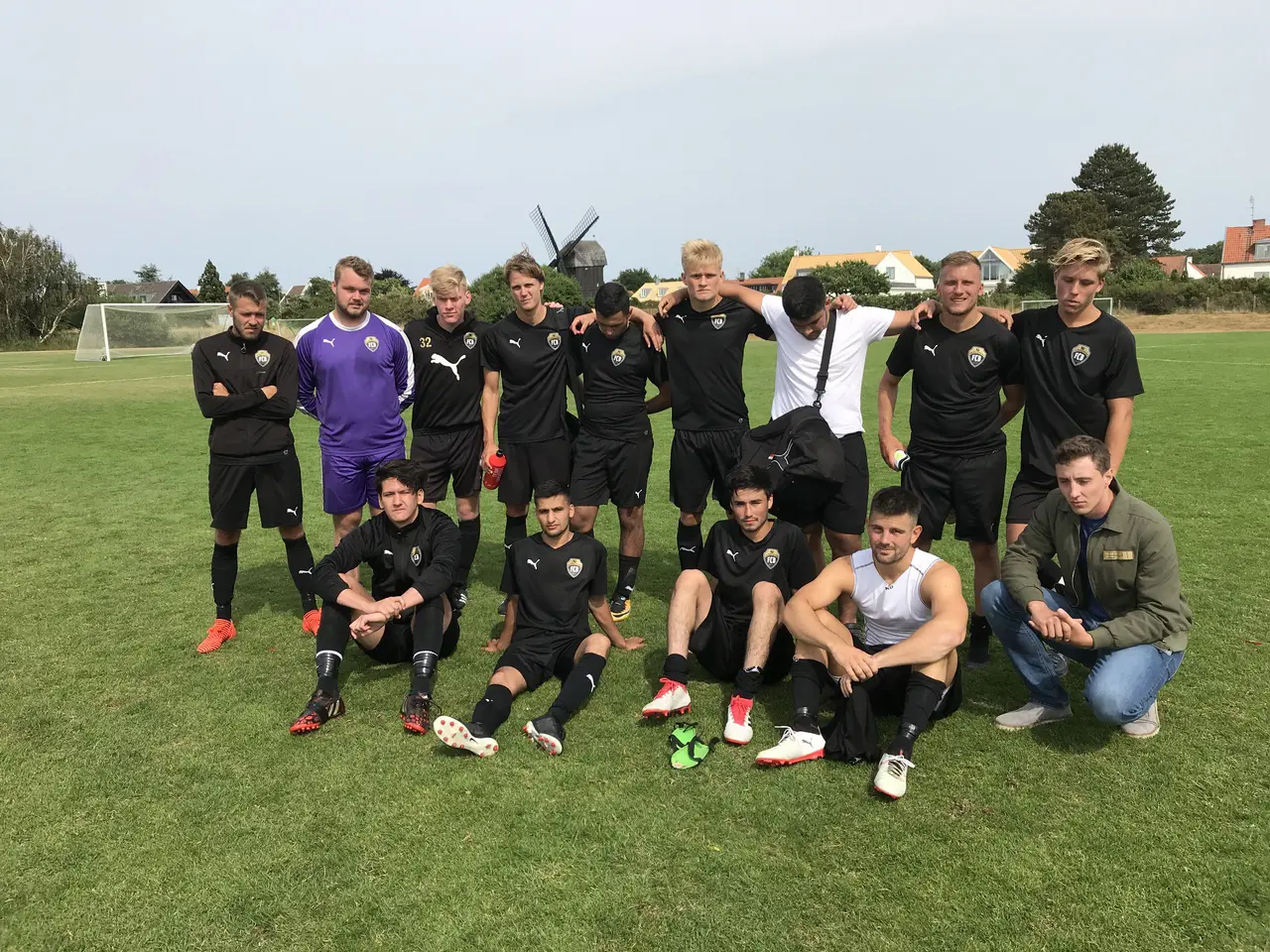 Team A-laget på Möllevallen i Skanör. Möllan i bakgrunden! Resultat 1-1 (0-0)