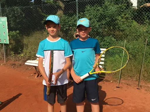 Tennisjuniorer in action i Kiel 2016