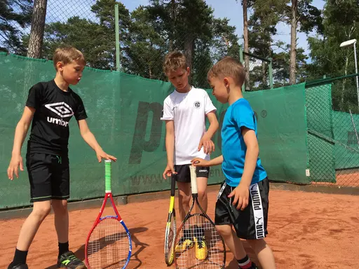 Tennisjuniorer i farten