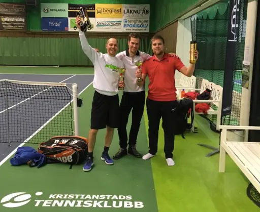 Fredrik Rönnberg, William Eklund och Ludvig Danielsson med finalmotståndare