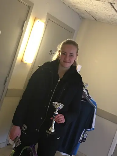Valter Larsson (1.a i PS-9) och Moa Steen (3:a i damsingel)