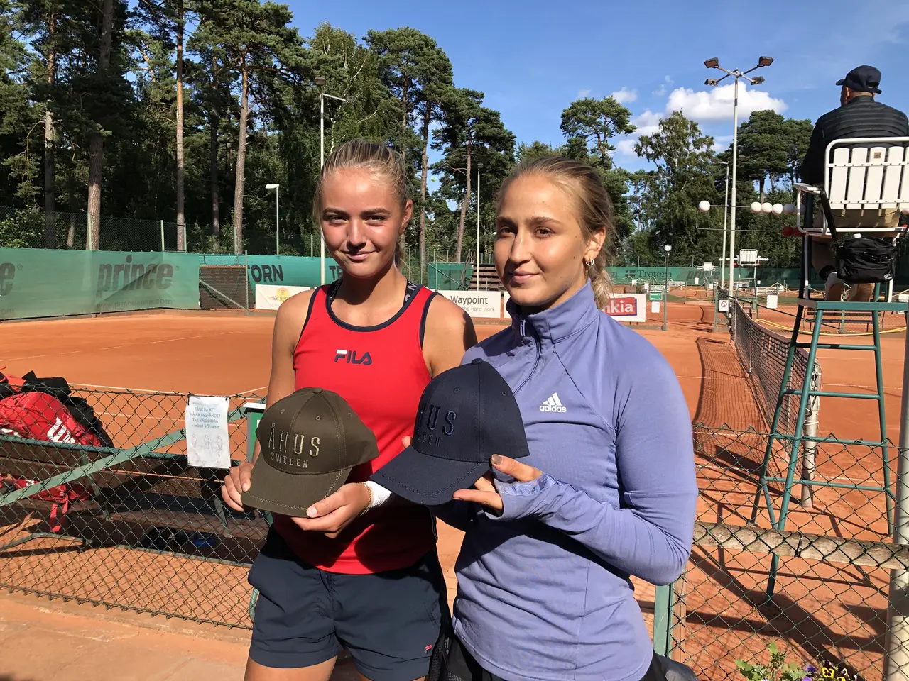 Förra sommarens finalpar i damklassen, segrare Ida Johansson med runner-up Tove Kraft