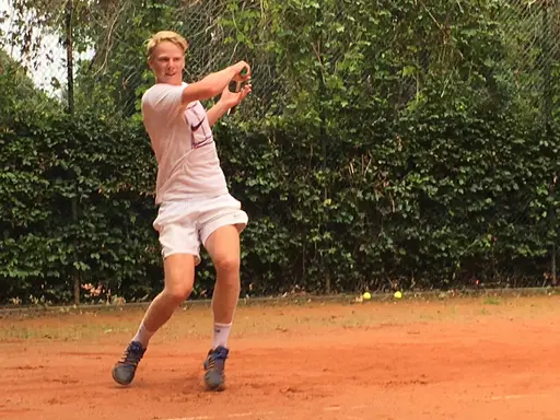 Tennisjuniorer in action i Kiel 2016