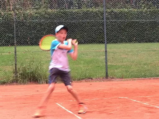 Tennisjuniorer in action i Kiel 2016