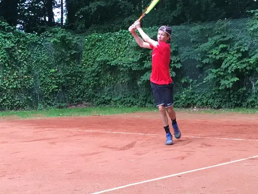 Tennisjuniorer in action i Kiel 2016