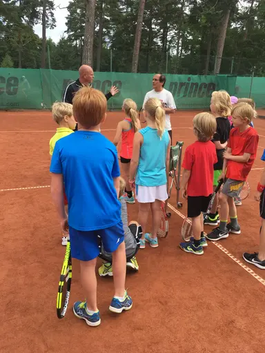 Tränarteamet med många superduktiga juniorer på banan