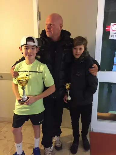 William Eklund segrar i P12-C, bröderna Skogsgårdh dömer, Uffe kramar om finalisterna Carl-Rickard och Alfred och slutligen Julia Malmberg, finalist i FS-14