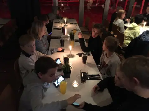 Juniorer på fredagsmys