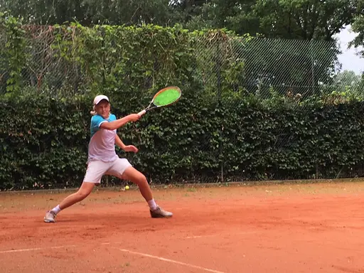 Tennisjuniorer in action i Kiel 2016