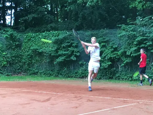 Tennisjuniorer in action i Kiel 2016