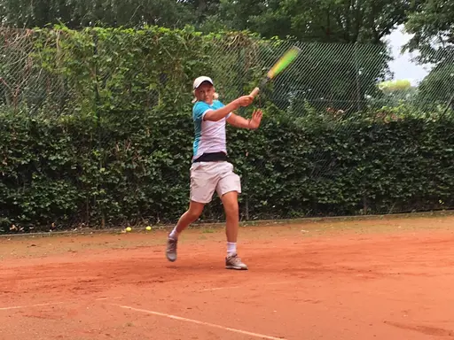 Tennisjuniorer in action i Kiel 2016