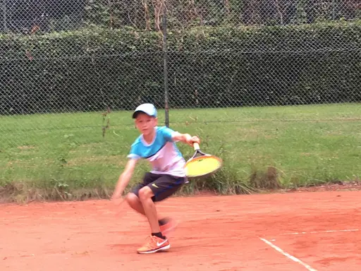 Tennisjuniorer in action i Kiel 2016