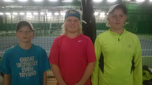 Fullt ös i hallen igen med våra härliga juniorer