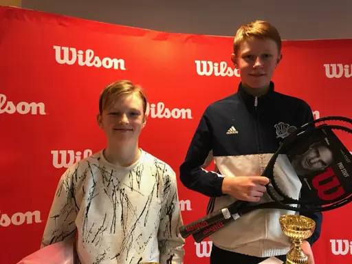 Finalklara Valter och Edvard Larsson, runner up Marius Gyllerup och segrare Henry Rönnberg