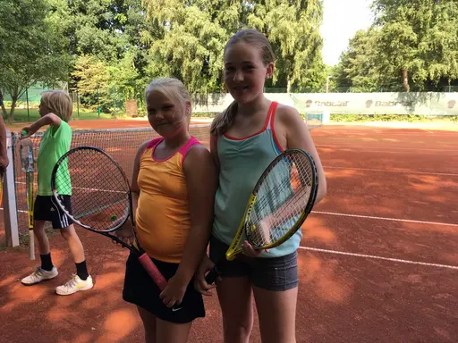 Tennisjuniorer in action i Kiel 2016