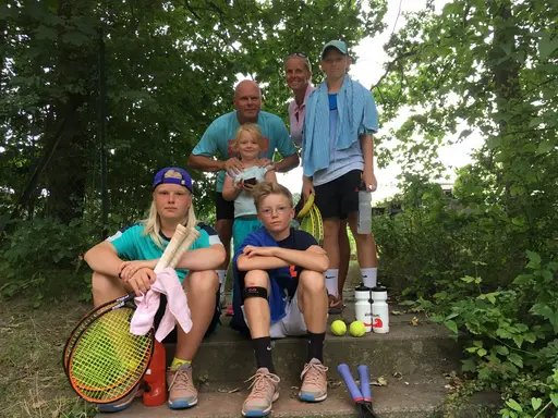 Tennisjuniorer in action i Kiel 2016