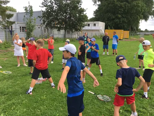 Tennisjuniorer in action i Kiel 2016
