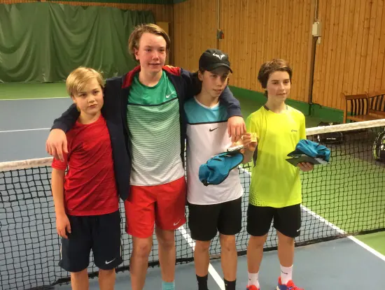 Olle Sonesson, Adam Heinonen med segrarna Miles Mahoney och Ross Weibull