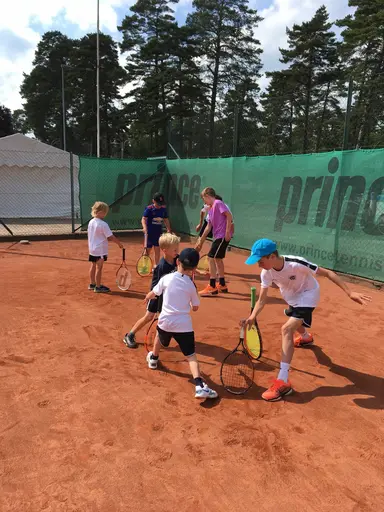 Tennisjuniorer i farten