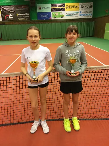 William Eklund segrar i P12-C, bröderna Skogsgårdh dömer, Uffe kramar om finalisterna Carl-Rickard och Alfred och slutligen Julia Malmberg, finalist i FS-14