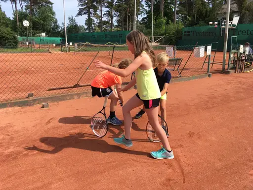 Tennisjuniorer i farten