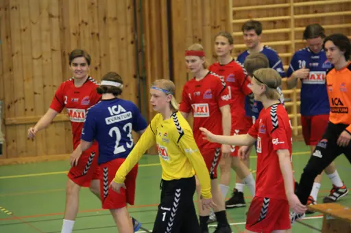 Några av alla fantastiska barn och ungdomar i Åhus handboll