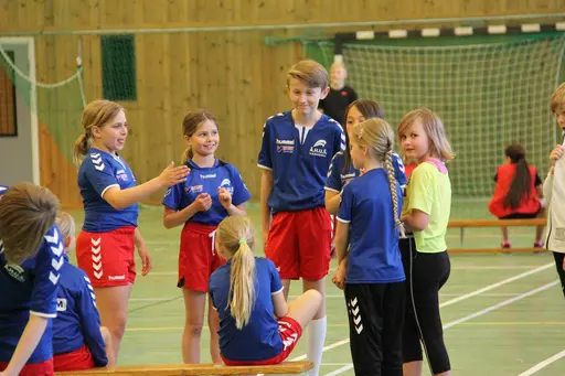 Några av alla fantastiska barn och ungdomar i Åhus handboll