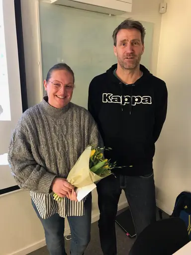 På bilderna syns Mikael Eberstål som tackades av efter många år som suppleant i huvudstyrelsen och årets pristagare av ledarpriset, Anna Vierhout, båda tillsammans med ordförande Patric Nilsen.